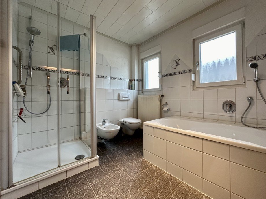 Badezimmer 1.OG II Einfamilienhaus Heppenheim