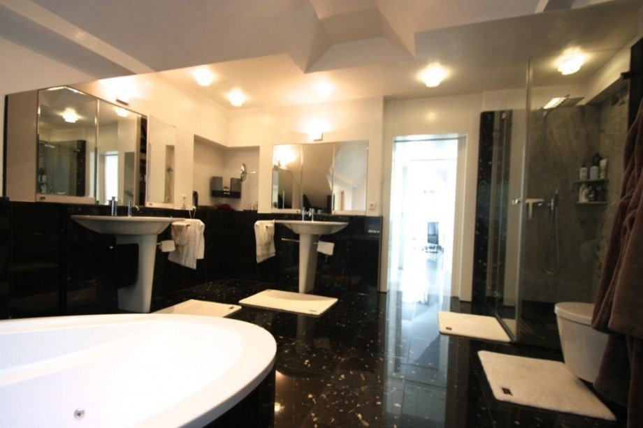 Badezimmer 1. OG III Villa Wilhelmsfeld