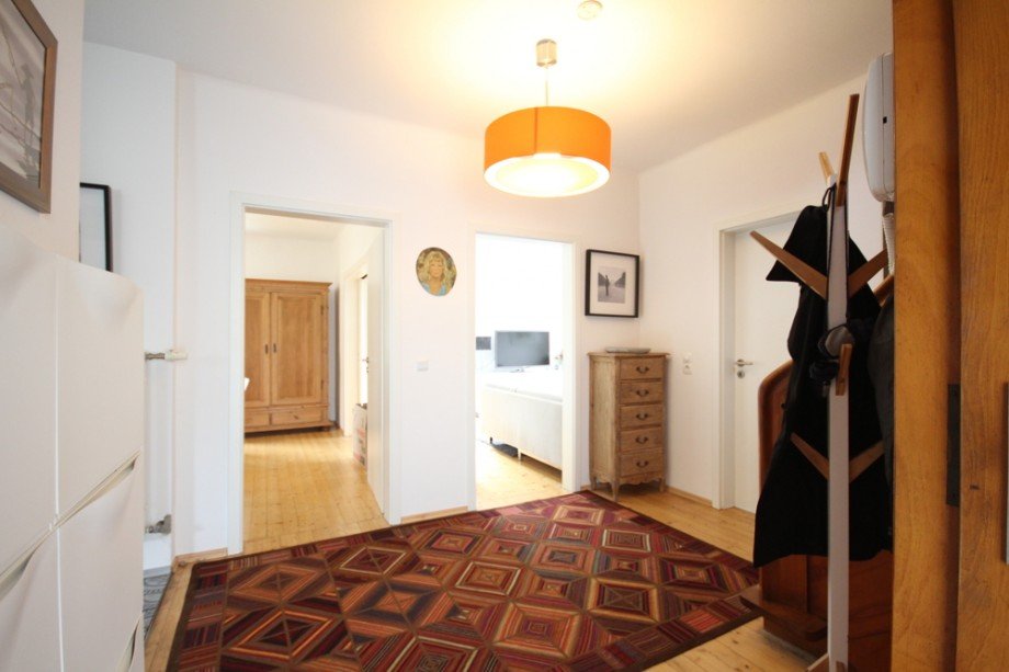 Entr�e mit Massivholztreppe Einfamilienhaus Heppenheim (Bergstra�e)