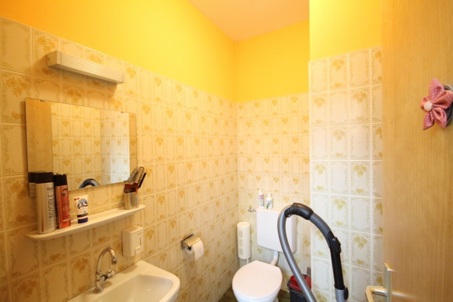 WC im Erdgescho� Mehrfamilienhaus Heppenheim (Bergstra�e)