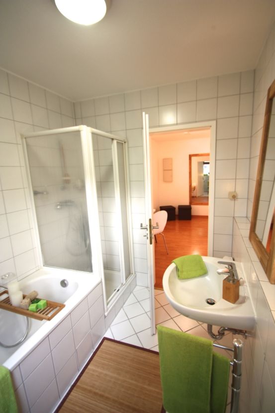 Badezimmer I Souterrainwohnung Laudenbach